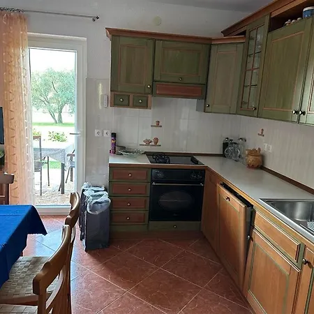 App Trinodis Apartman Bašanija