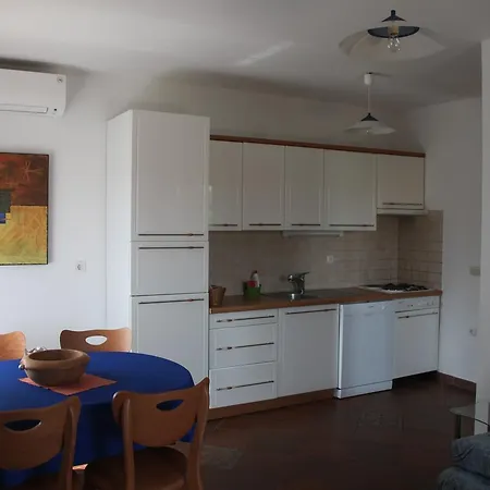 App Trinodis Apartment Basanija